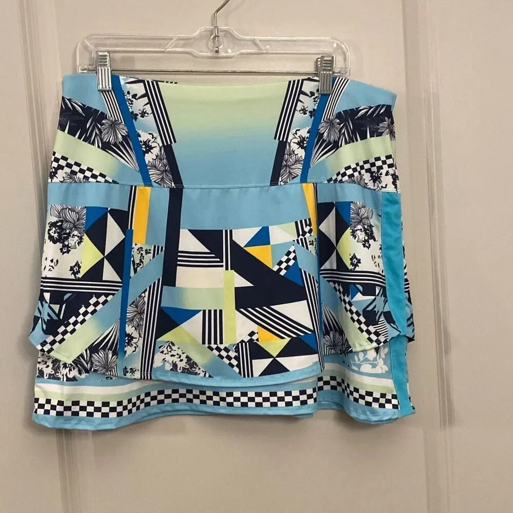 Lucky in Love Urbana flip skort  in cool blue color scheme size extra large - Picture 9 of 11